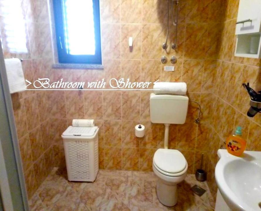 דירות פודסטראנה House White Stone Split חדר תמונה